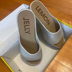 Gray jelly Lemon sandals